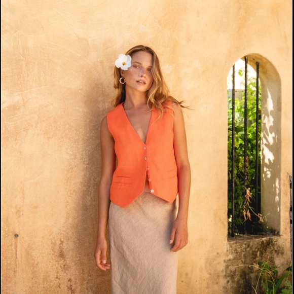 VRG GIRL Italian Streets Linen Vest in Orange | NWT - Picture 2 of 7